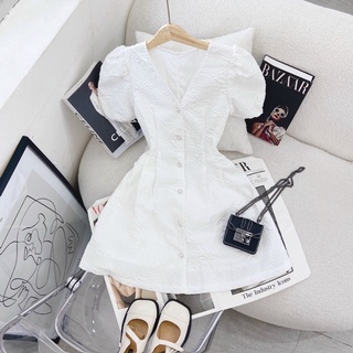 ĐẦM TRẮNG GẤM HOA CỔ V CUTOUT LƯNG