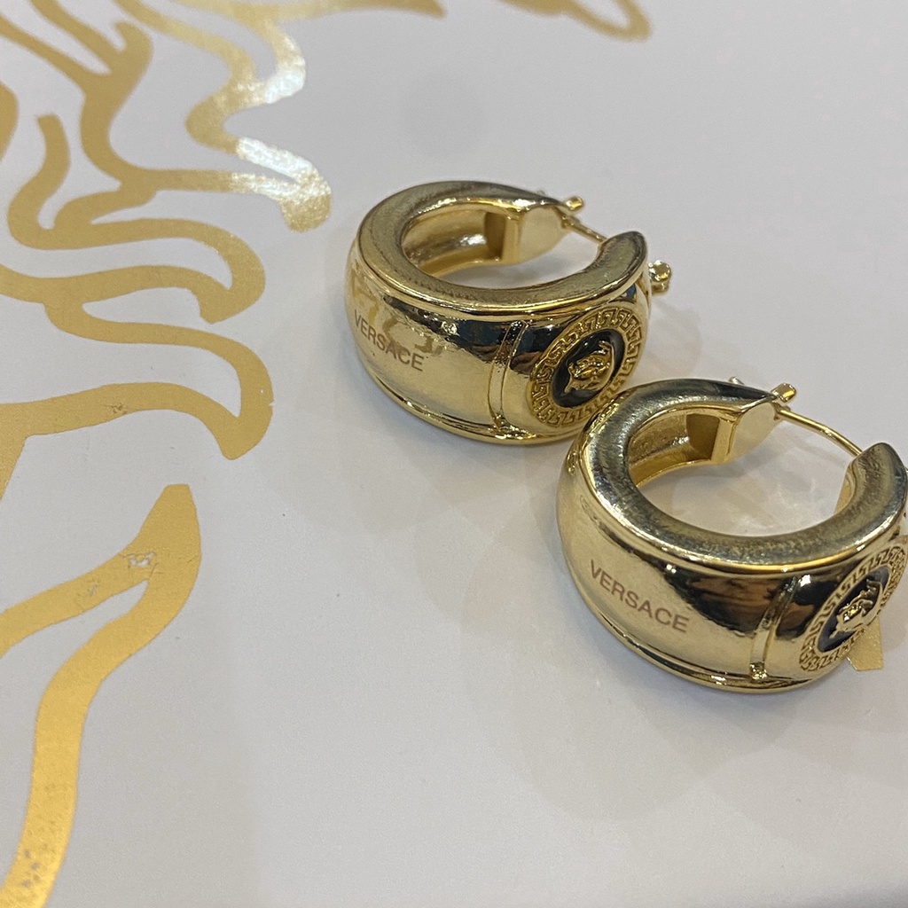 VERSACE Bông Tai Chữ V Bằng Thép Titan Thời Trang