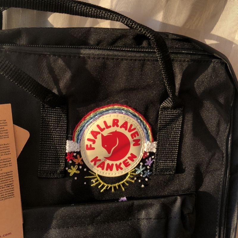 Balo kanken Đen classic thêu Cầu Vồng