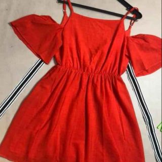 Đầm rớt vai
