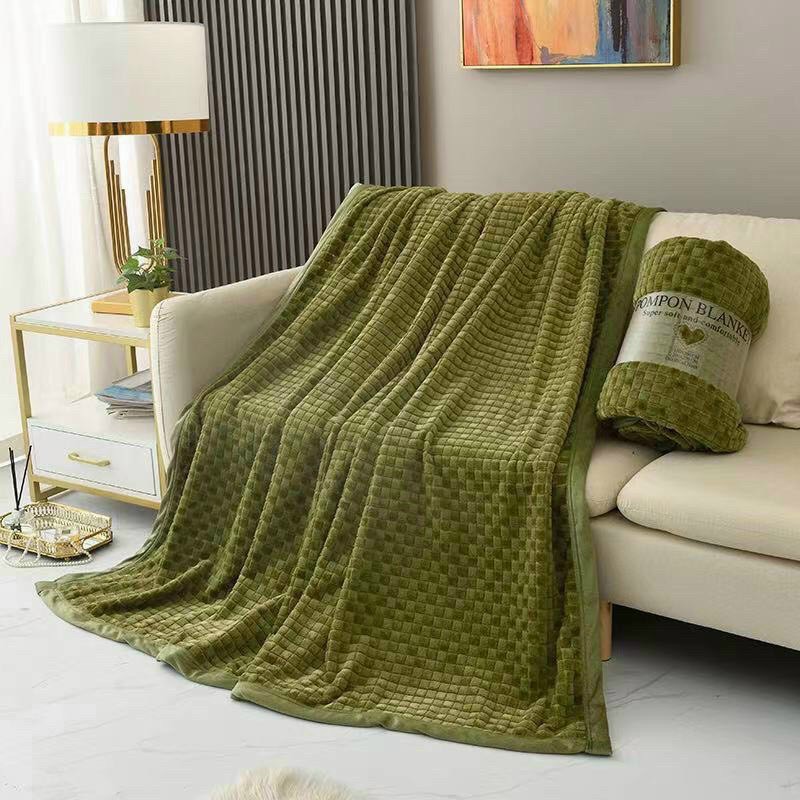 CHĂN LÔNG TUYẾT BLANKET POMPON  MÀU XANH RÊU/ XANH BỘ ĐỘI  KT:2MX2M3 Siêu Mềm Mượt.Dịu Nhẹ Tạo Thoải Mái Cho Giấc Ngủ