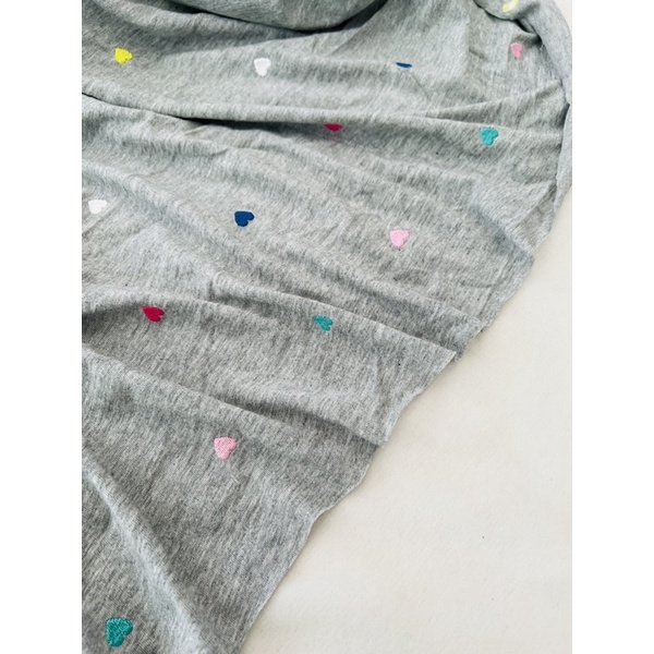 Vải thun cotton thêu trái tim nhí