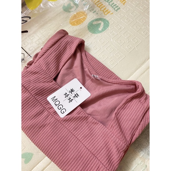 Đầm body đuôi cá cổ vuông ,chất thun gân mềm mại co giãn ôm body