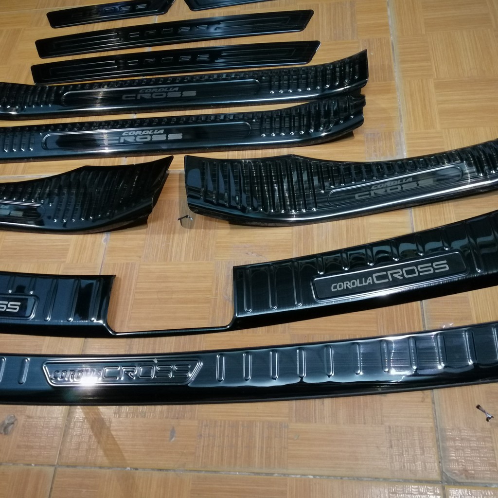 Bộ 8 Nẹp Bước chân Trong + Ngoài và Nẹp cốp Trong + Ngoài Titan dùng cho Xe Toyota Corolla Cross