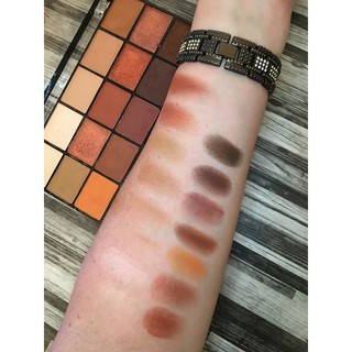 (HỎI KHO TRƯỚC )Bảng mắt Makeup Revolution Reloaded Palette