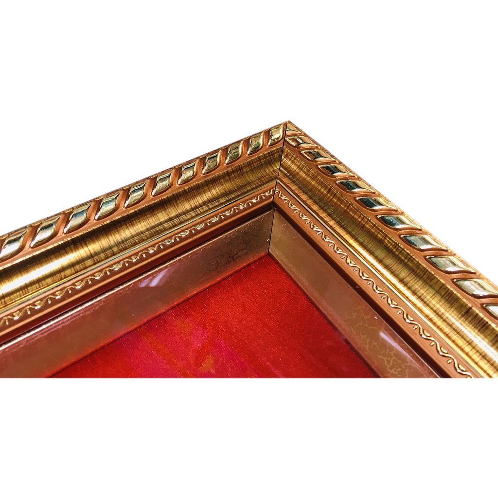 Khung Trưng Bày Huy Chương, Khung Huân Chương