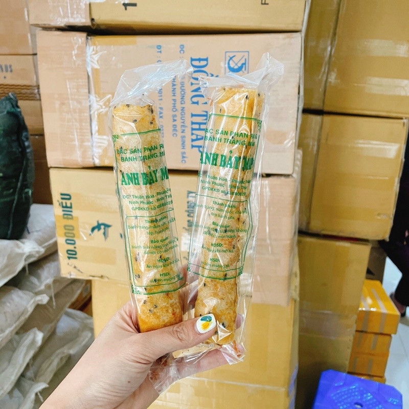 Bánh tráng cuộn anh Bảy Mập giòn tan ăn là nghiền!