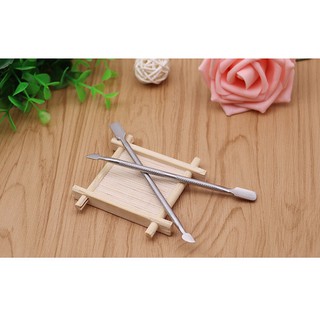 Cây đẩy da khóe móng tay