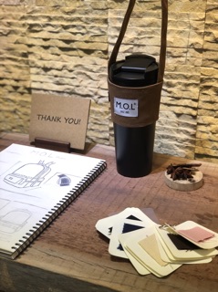 Quai Vải: M.O.L Cup holder