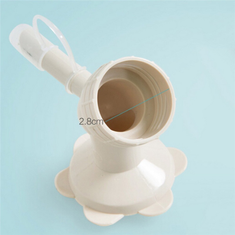 Nước Cầm Tay Bằng Nhựa 2 Trong 1