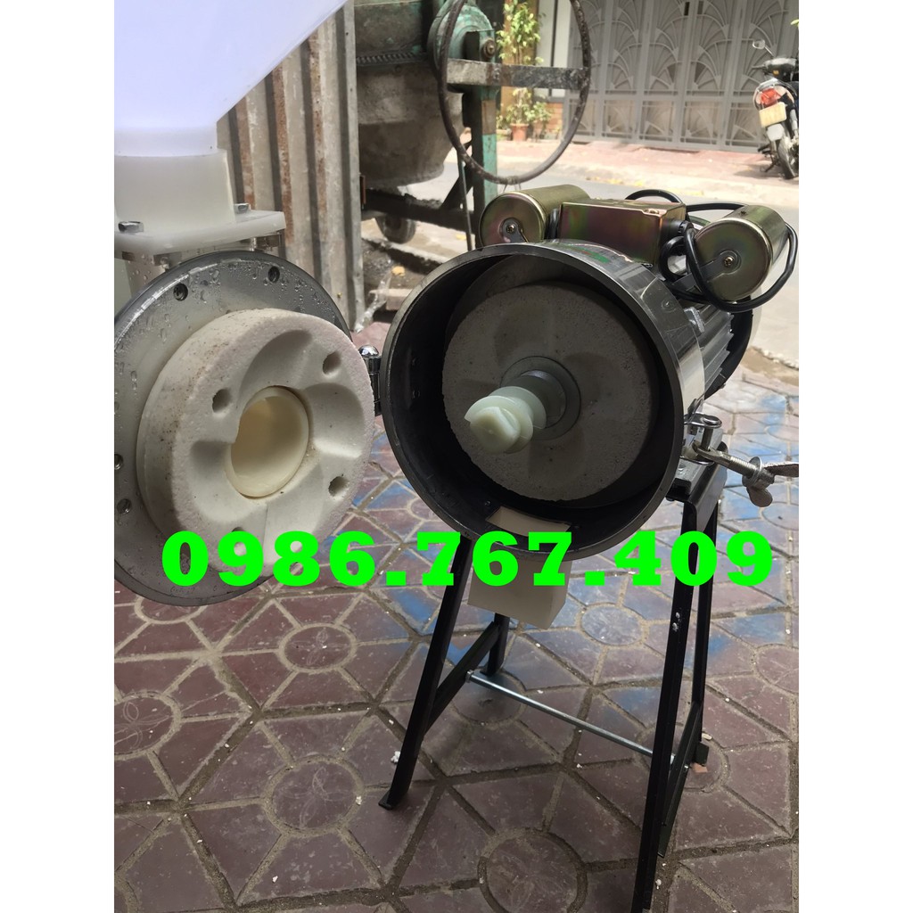 Cối xay bột gạo nước đầu nghiền inox sạch sẽ