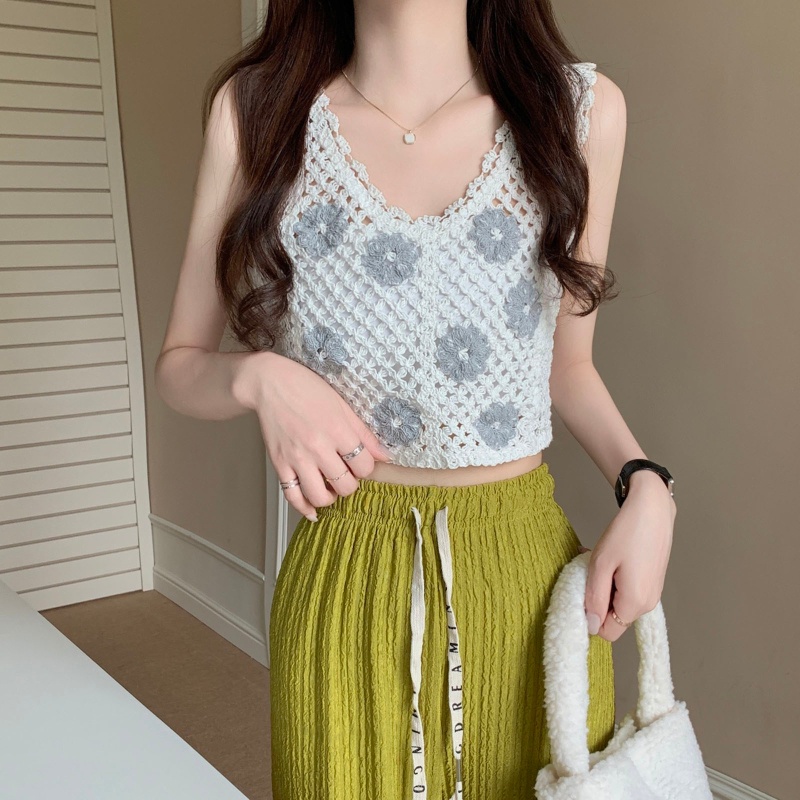 Áo Croptop Dệt Kim Không Tay Cổ Chữ V Thêu Hoa Khoét Rỗng Kiểu Hàn Quốc Cho Bạn Gái
