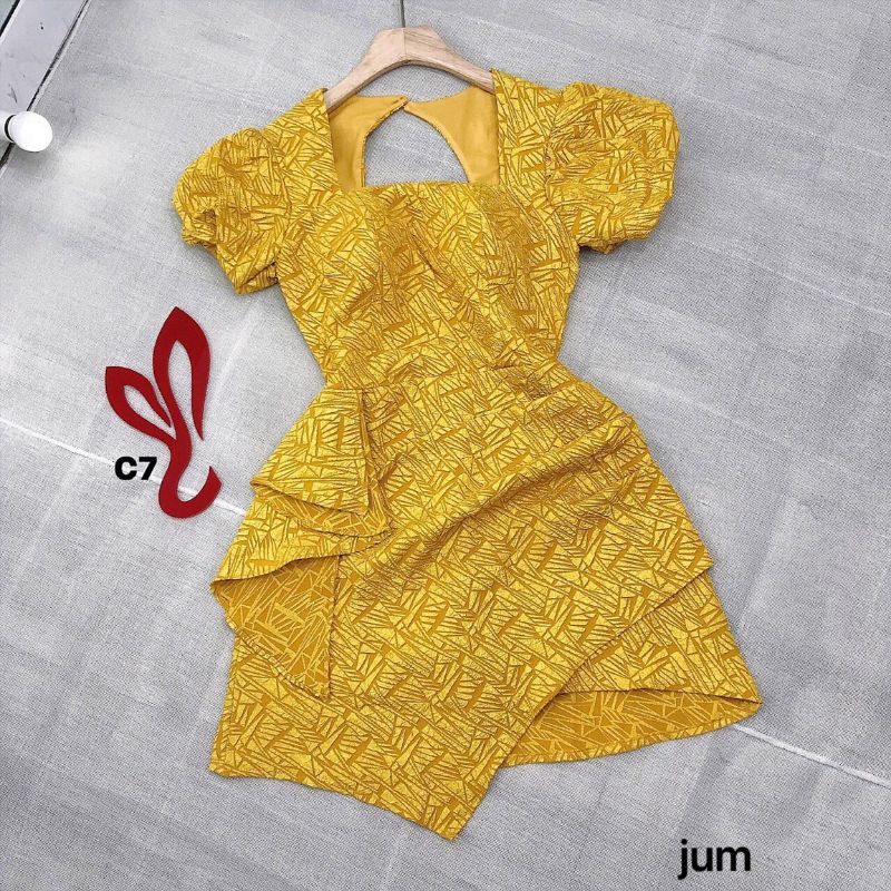 [Mã FATHANG5 giảm 10K đơn 50K] đầm gấm xốp cỏ vuông tà đuổi | BigBuy360 - bigbuy360.vn