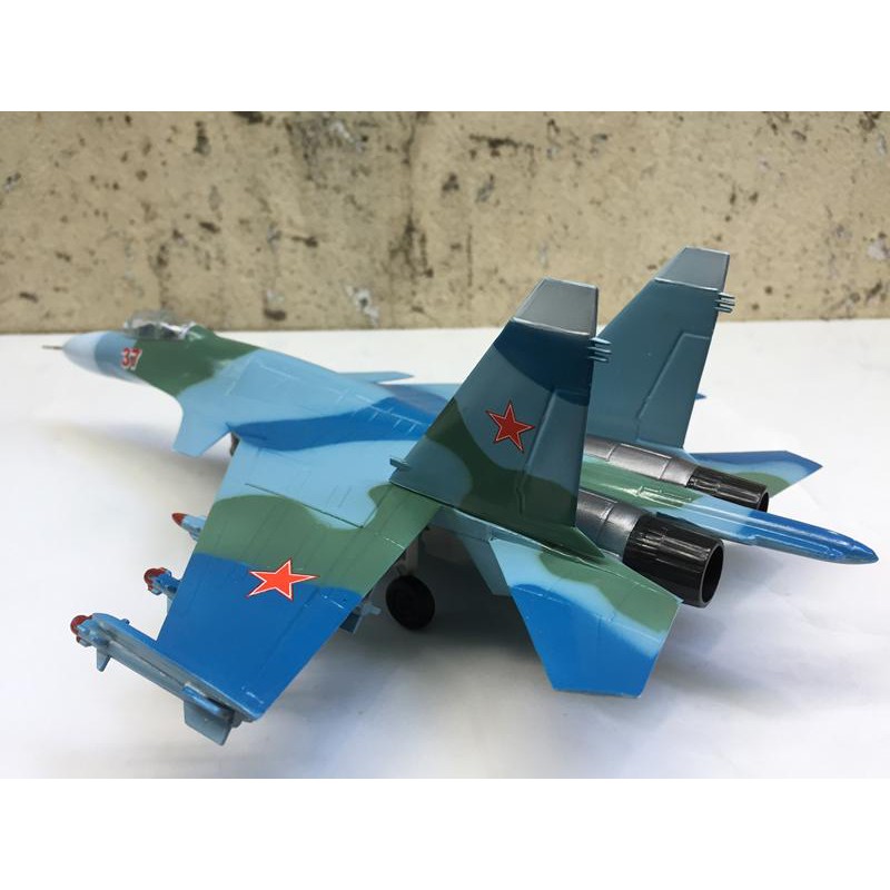 Mô hình Máy báy SU-37. 1:72-ABS