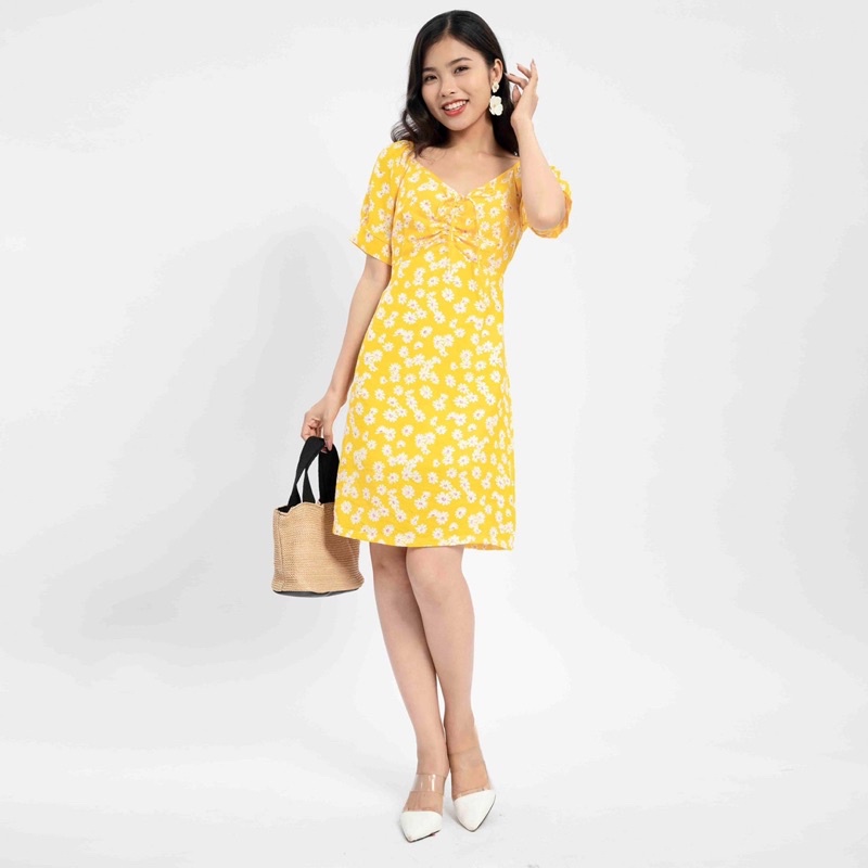 Đầm Nữ Mùa Hè Cổ V Hoa Cúc Tay Phồng Chữ A | BigBuy360 - bigbuy360.vn