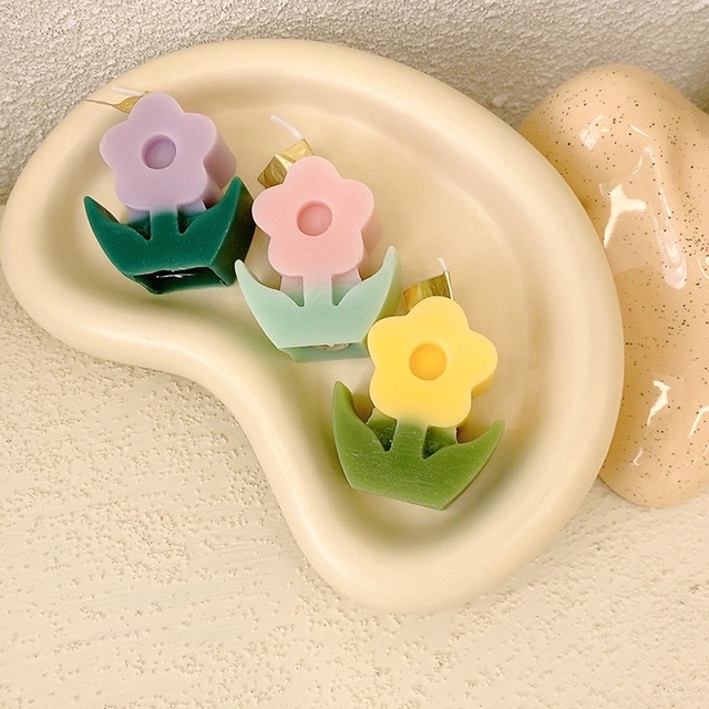 Nến Thơm Scented Candles Hình Cây Hoa và Dâu Trang Trí Decor