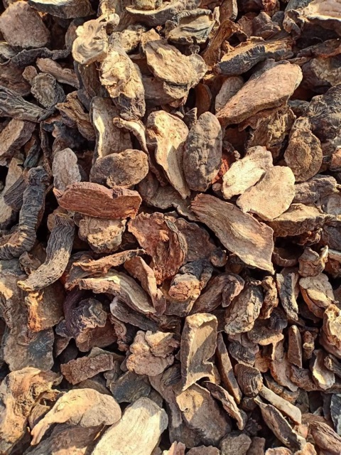 Hà Thủ Ô Đỏ nấu nước gội đầu 100g | BigBuy360 - bigbuy360.vn