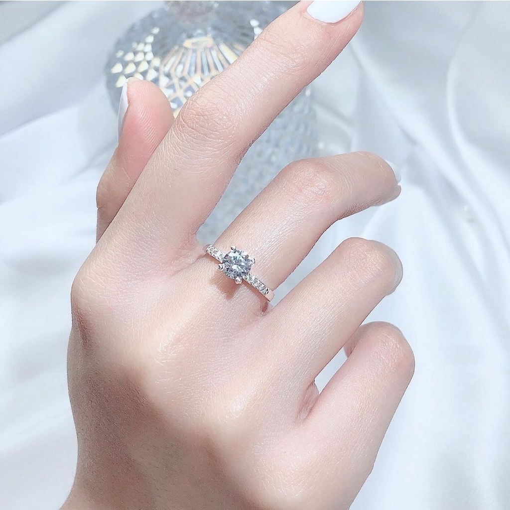 Nhẫn bạc ý 4 chấu nạm đá tinh tế, nhẫn cầu hôn nạm đá sáng sang tay
