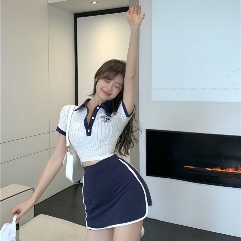 Áo ngắn tay kẻ sọc / Chân váy ngắn lưng cao / Set thời trang cho nữ