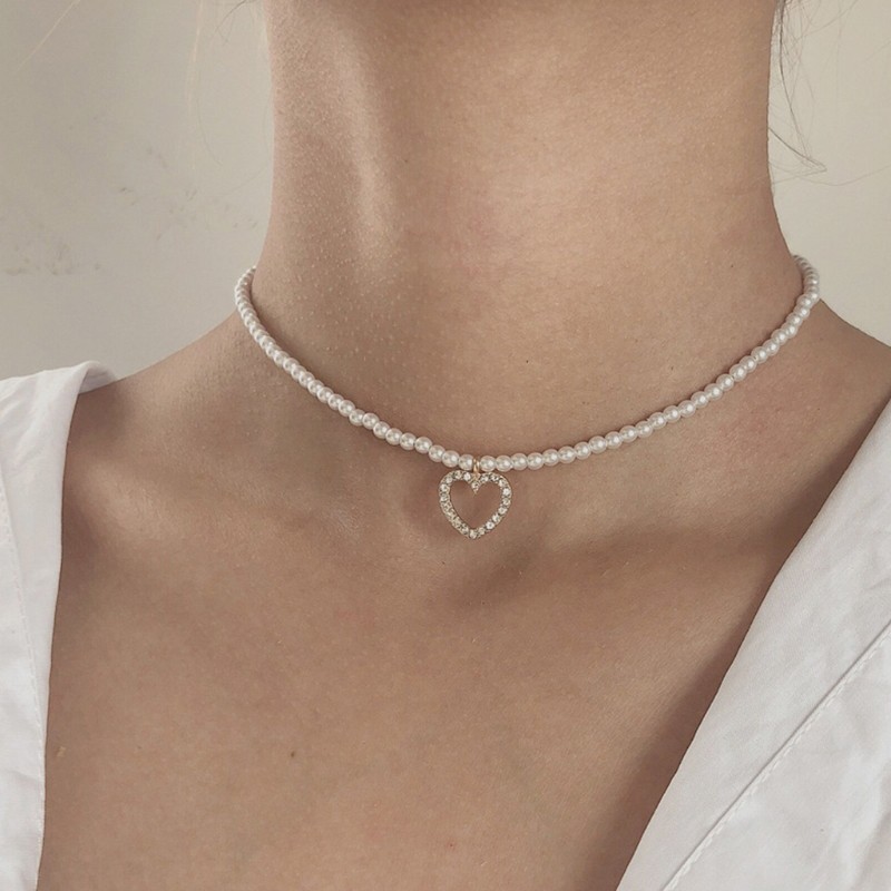 Vòng cổ choker đính ngọc trai nhân tạo hình trái tim sang trọng