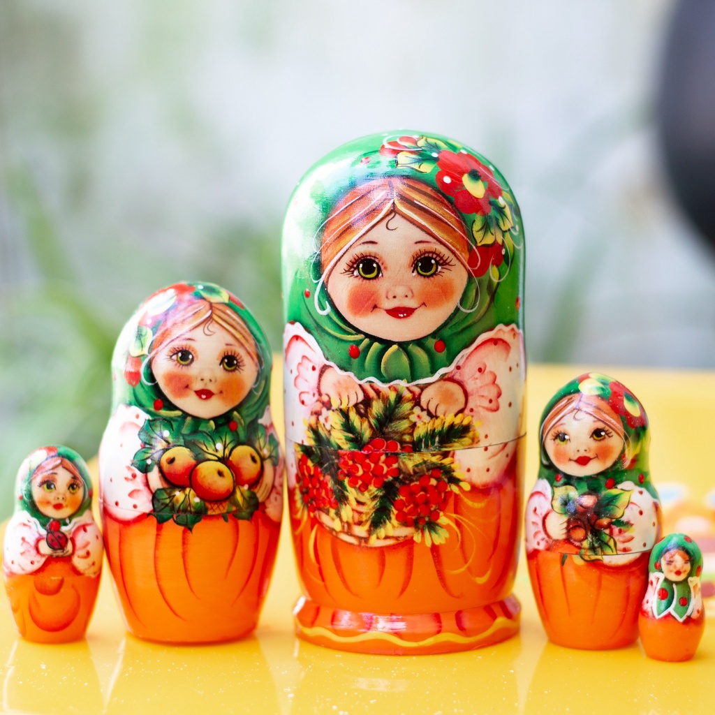 (CỰC DỄ THƯƠNG) BỘ BÚP BÊ NGA MATRYOSHKA 5 LỚP 15CM HÀNG LƯU NIỆM NGA "CÔ BÉ ALINA VÀ TRÀ THANH HƯƠNG" RẤT ĐẸP