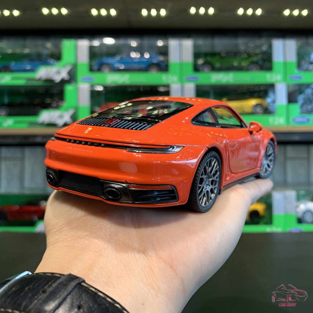 Mô hình xe ô tô Porsche 911 Carrera 4S Hãng Welly tỉ lệ 1:24