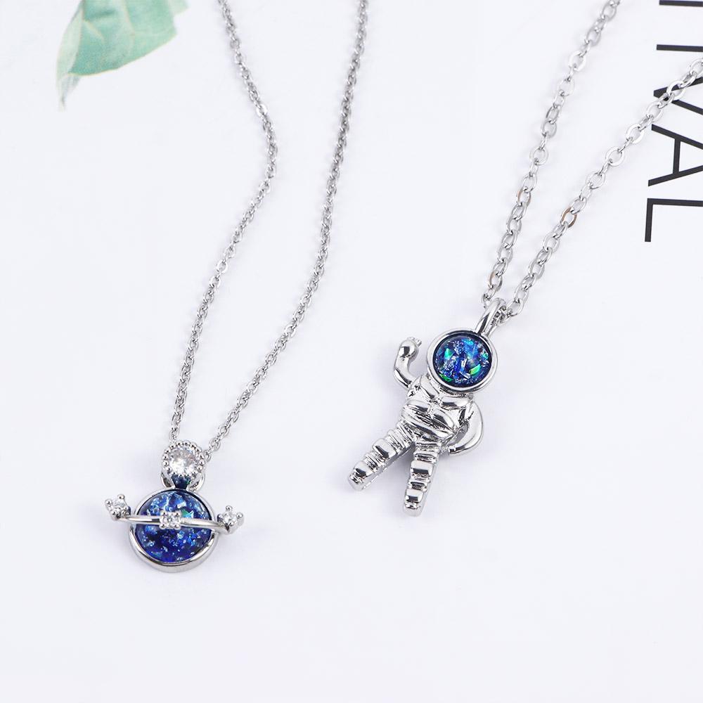 Vòng cổ Mặt Hình Phi Hành Gia Thời Trang Cho Cặp Đôi