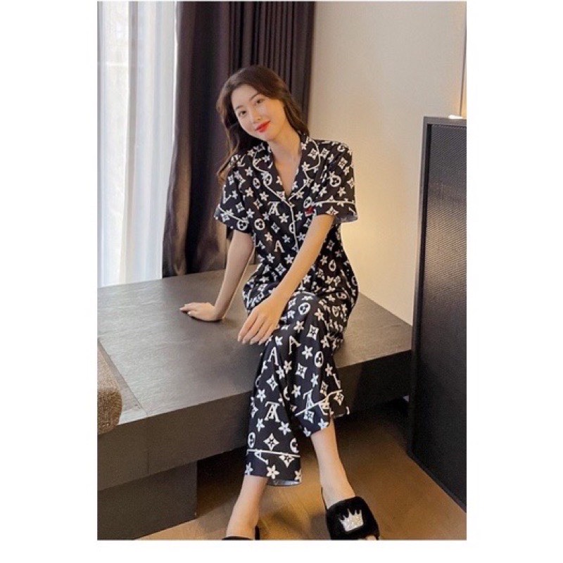 Set Bộ Pijama Nữ Cộc Tay Siêu Hot Đồ Bộ Pijama LV Đại Nam Nữ Mặc Bộ Đồ Ngủ Nam Nữ Lụa Siêu Xinh v5