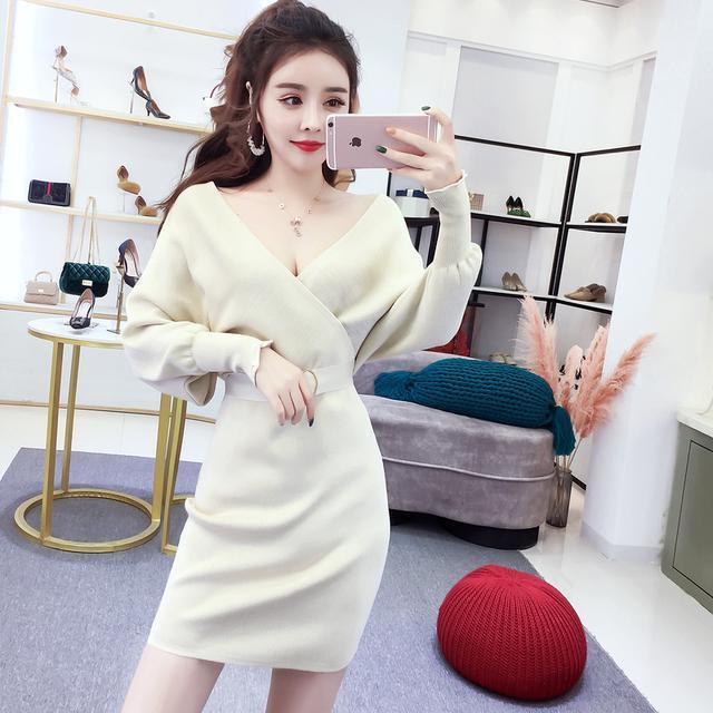 Đầm dệt kim cổ chữ V tay dài hở lưng thời trang thu đông quyến rũ cho nữ 2021