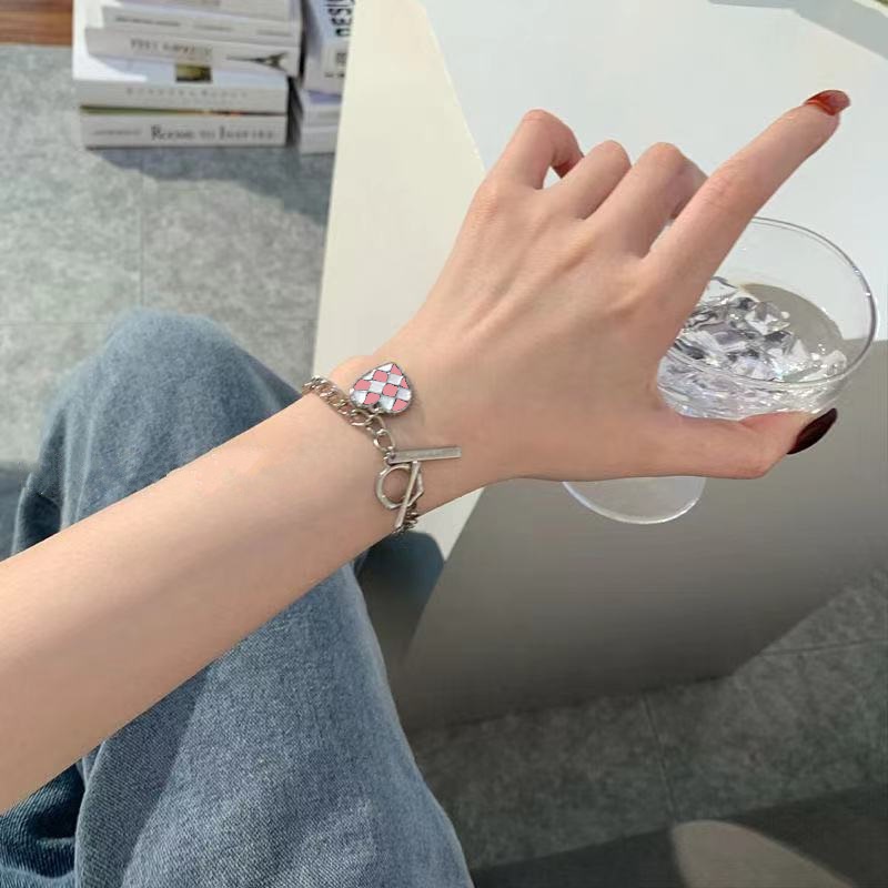 Bộ vòng tay và Vòng cổ mặt trái tim họa tiết bàn cờ Y2K thời trang