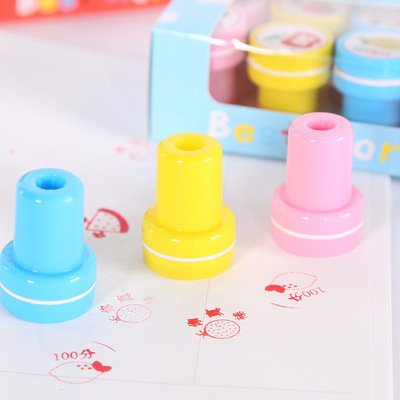 Bộ 12 con dấu sẵn mực nhiều màu cute đóng dấu khích lệ học tập cho bé