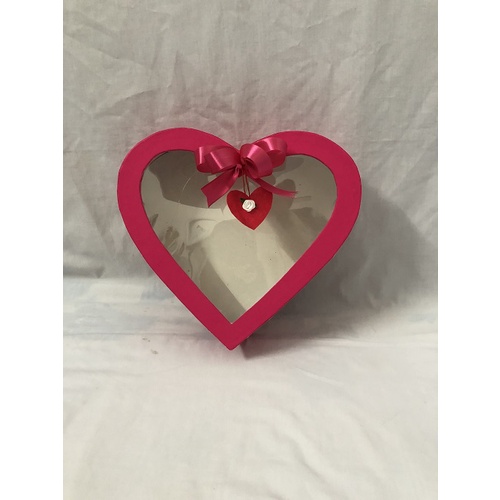 Hộp quà trái tim mặt kiếng đường kính 27 cm cao 7 cm/hộp