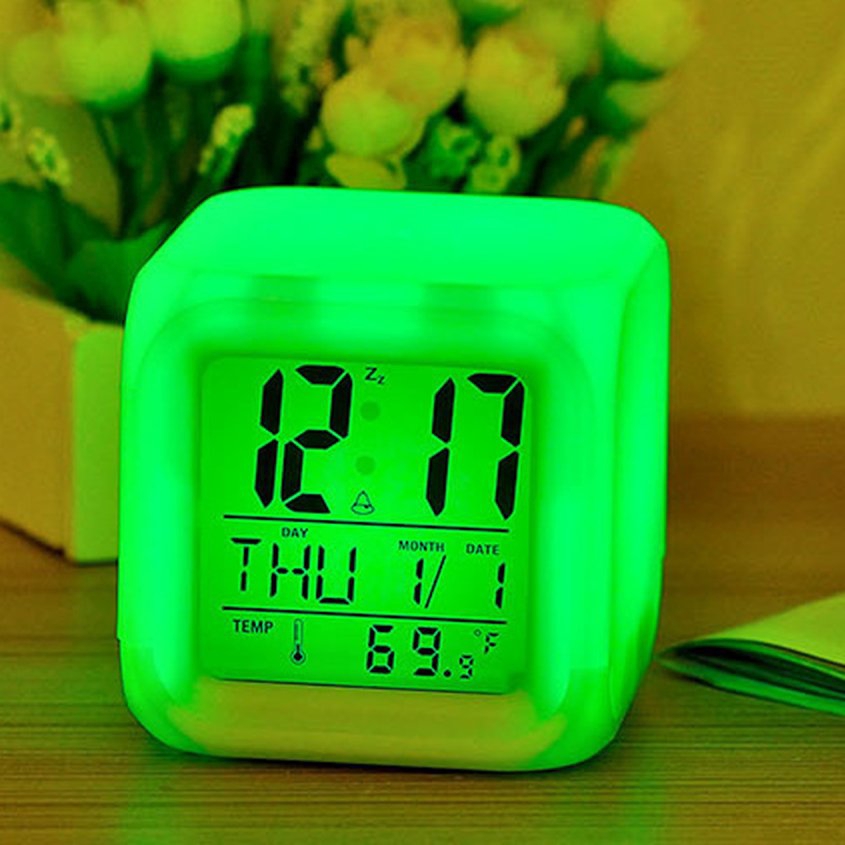 Đồng hồ báo thức kỹ thuật số hình vuông đổi 7 màu có màn hình LCD sử dụng tại nhà