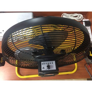 Quạt Sạc Comet CRF1112