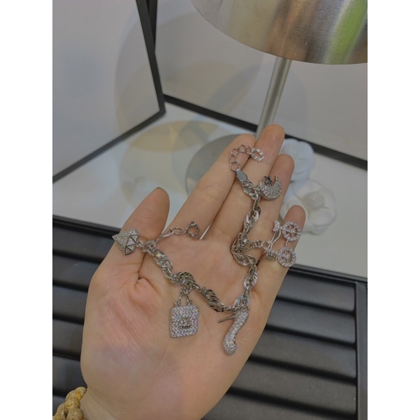 Vòng tay charm cho nữ thời trang cao cấp