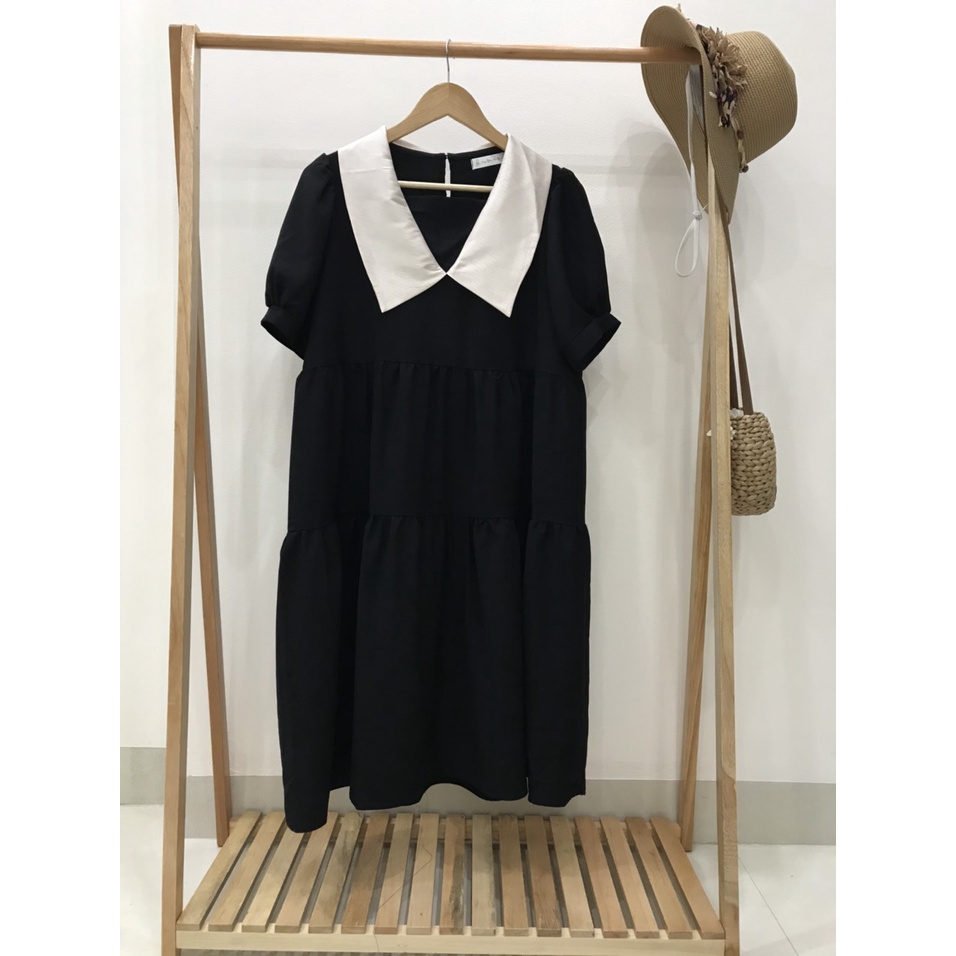 Váy bầu bigsize -Đầm bầu thiết kế GuMe màu đen 3 Tầng Phối Cổ Be Tam Giác chất vải sạn lụa size từ 40-100kg MB222