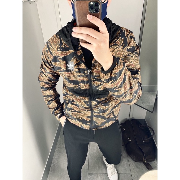 Khoác Gió Rằn Ri Vàng Đen