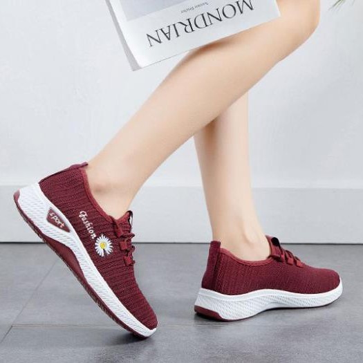 Giày thể thao nữ cao cấp họa tiết hoa cúc đẹp cho nàng dạo phố | BigBuy360 - bigbuy360.vn