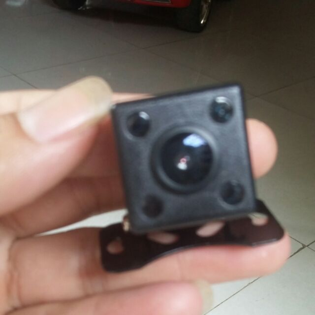 Camera lùi hồng ngoại