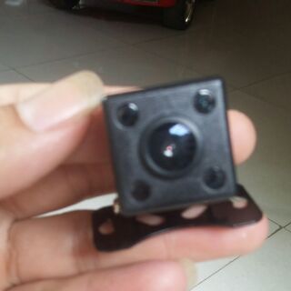 Camera lùi hồng ngoại