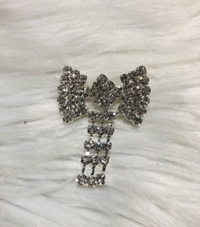 Cài áo nơ đính đá. KT  3 x 5cm