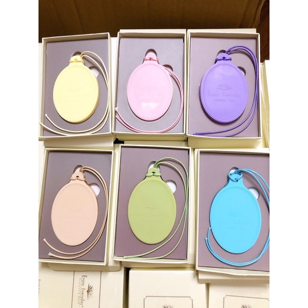 Nước hoa sáp thơm treo tủ quân áo , treo ô tô , treo nhà vệ sinh khử mùi ẩm mốc , thẻ thơm Enjoy Everyday Scented Card