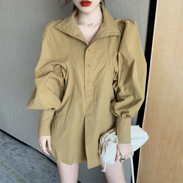 Áo sơ mi tay phồng nút cài