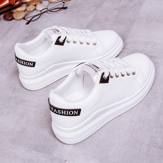 Sneaker Nữ mẫu Hot cho mùa Thu 2020