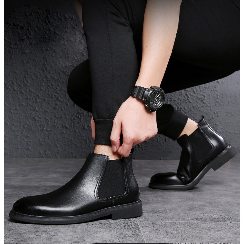 [TẶNG TẤT CAO CỔ] Giày Chelsea Boots Da Sần Đen, Phiên bản Mũi Tròn mạnh mẽ đế lót tăng 6 cm chiều cao dễ phối đồ | BigBuy360 - bigbuy360.vn
