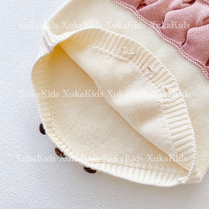 Set Bộ Bé Gái [XukaKids] Áo Khoác Cardigan và Yếm Len Cao Cấp Bé Gái Trắng Hồng Nhún Trước Ngực Len mịn dày dặn