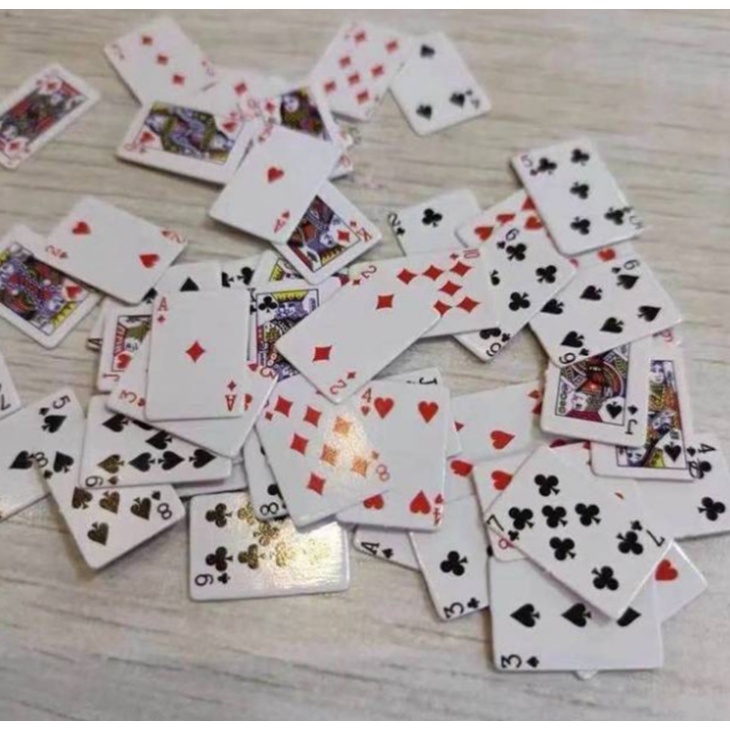 Bộ bài tây mini dùng cho đi chơi giải trí ngoài trời