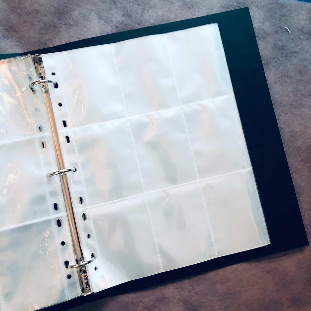 Cuốn binder màu đen đựng được 90 card - Bìa đựng card màu đen mã A40 (size A4)