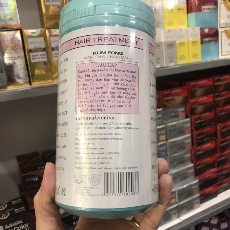 Dầu hấp  Gấu Kum Fong 1000g là sản phẩm dành cho tóc nhuộm, khô và chẻ ngọn 1kg