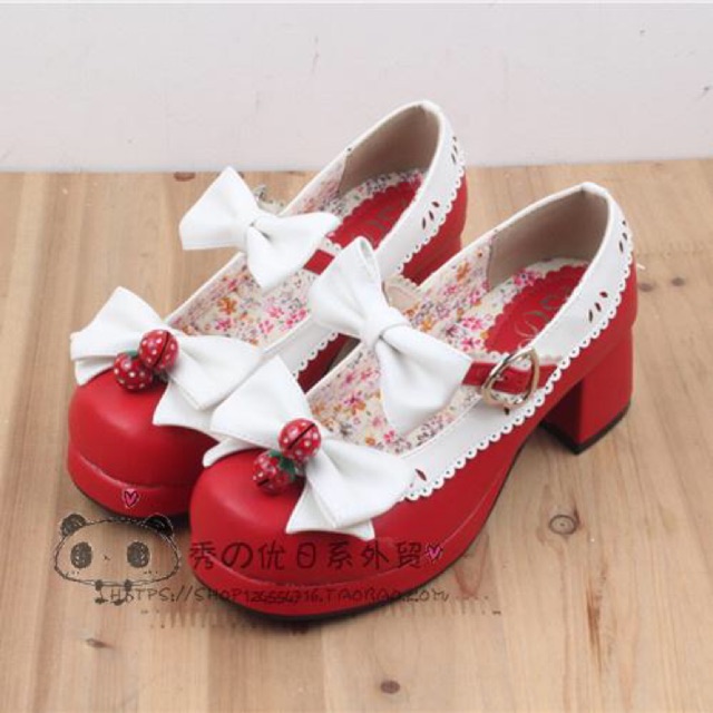 [ORDER] Giày lolita Nhật Bản hoa văn dâu tây phối chuông nhỏ